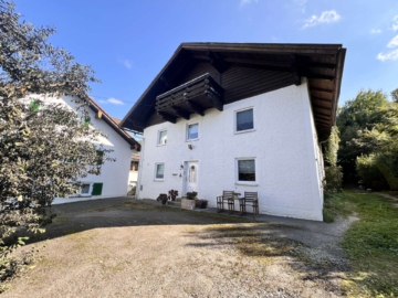 Vermietetes Bauernhaus mit großer Garage und Werkstatt, 86920 Denklingen, Bauernhaus